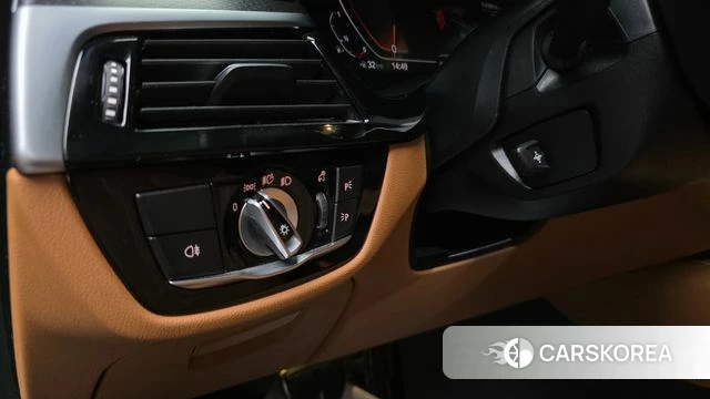 BMW 5 Series (G30) 2022 Черный из Кореи, фото 6