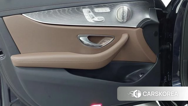 Mercedes-Benz E-Class W213 2022 Синий из Кореи, фото 6