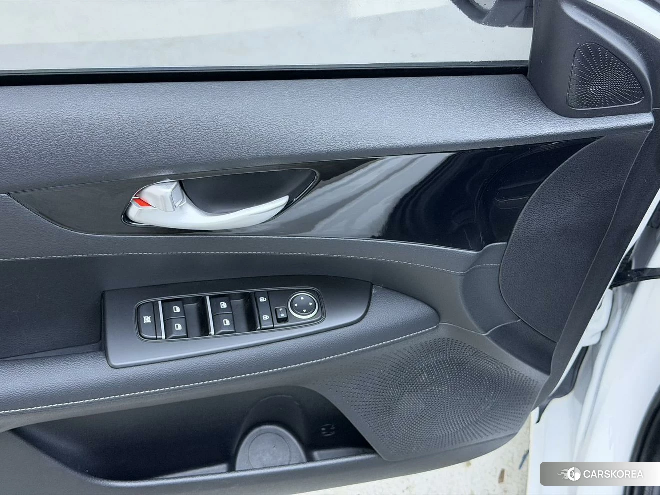 Kia K3 2023 Белый из Китая, фото 6
