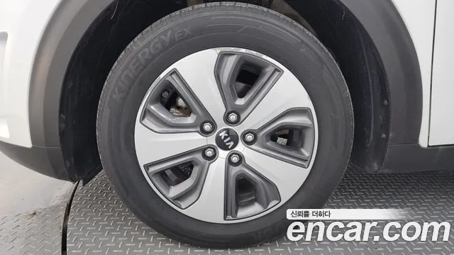 Kia Niro 2018 Белый из Кореи, фото 6