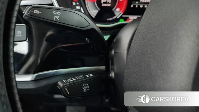 Audi Q3 (F3) 2023 Белый из Кореи, фото 6