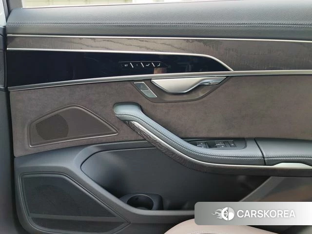 Audi A8 2023 Черный из Китая, фото 6