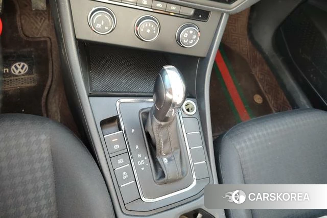 Volkswagen Bora 2022 Белый из Китая, фото 6