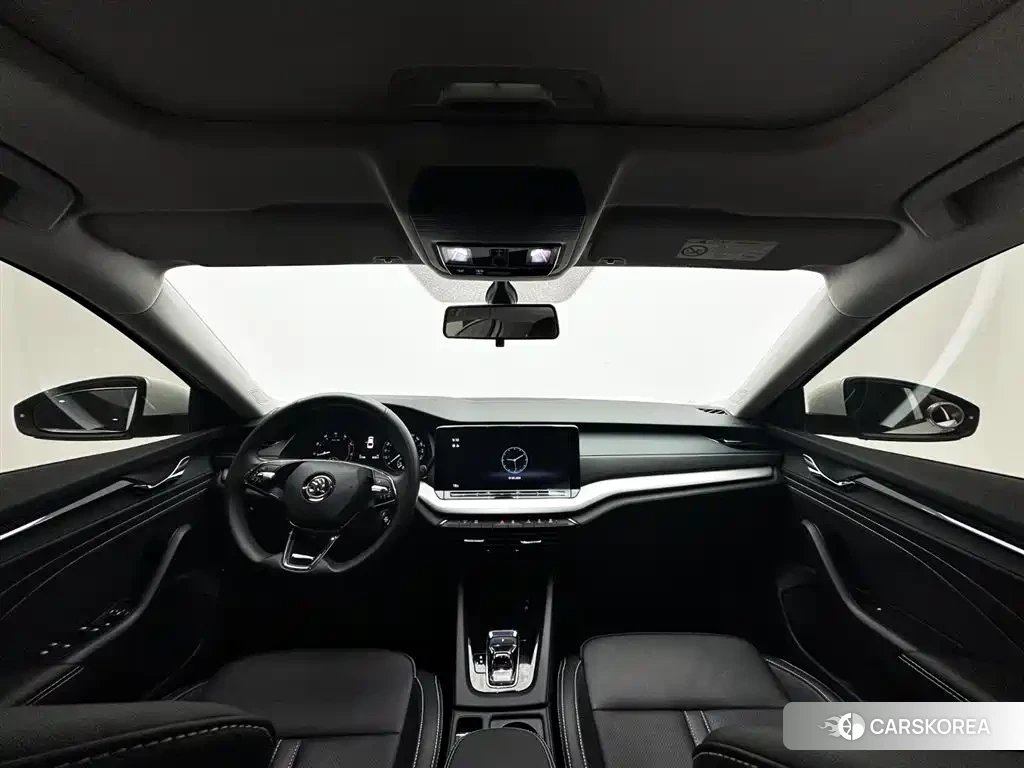 Skoda Octavia 2024 Белый из Китая, фото 6