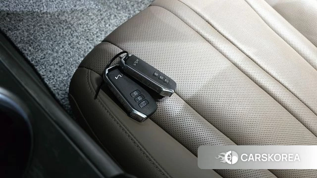 Kia K8 Hybrid 2022 Серебристо-серый из Кореи, фото 6