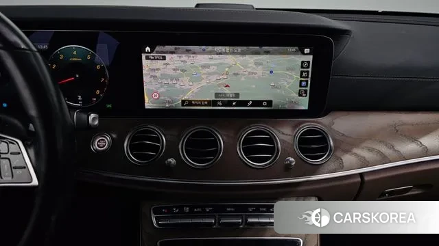 Mercedes-Benz E-Class W213 2021 Серебристо-серый из Кореи, фото 6