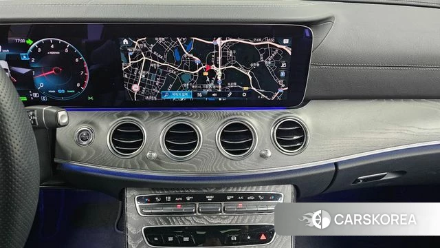 Mercedes-Benz E-Class W213 2022 Белый из Кореи, фото 6