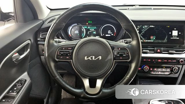 Kia Niro Plus 2022 Белый из Кореи, фото 6