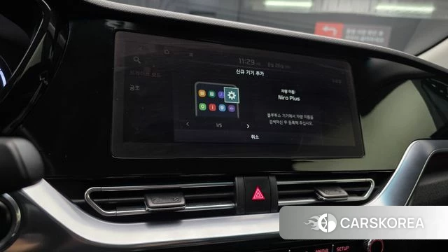 Kia Niro Plus 2022 Серебряный из Кореи, фото 6