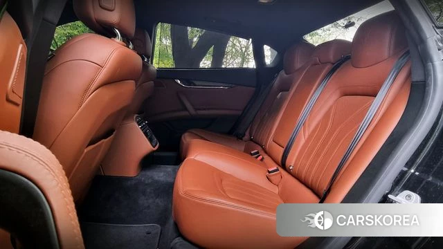 Maserati Quattroporte 2018 Черный из Кореи, фото 6