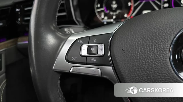 Volkswagen Touareg 3rd generation 2020 Коричневый из Кореи, фото 6