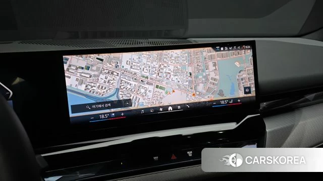 BMW 5 Series (G60) 2024 Серебристо-серый из Кореи, фото 6