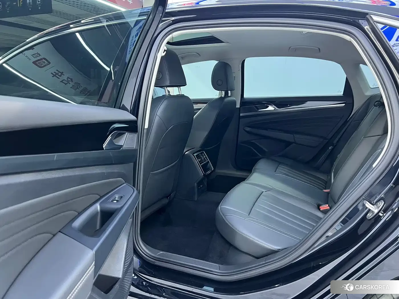 Volkswagen Passat 2023 Черный из Китая, фото 6