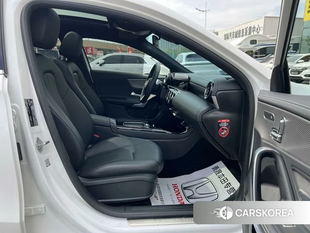 Mercedes-Benz Class A 2023 Белый из Китая, фото 6