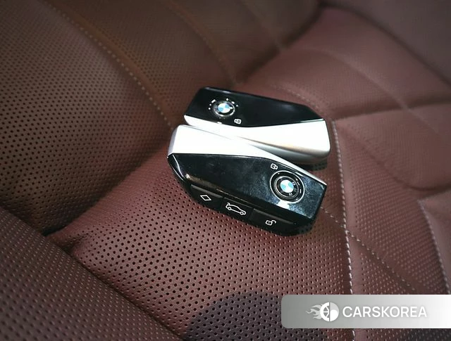 BMW 7 Series (G70) 2025 Черный из Кореи, фото 6