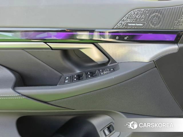 BMW 5 Series (G60) 2023 Белый из Кореи, фото 6