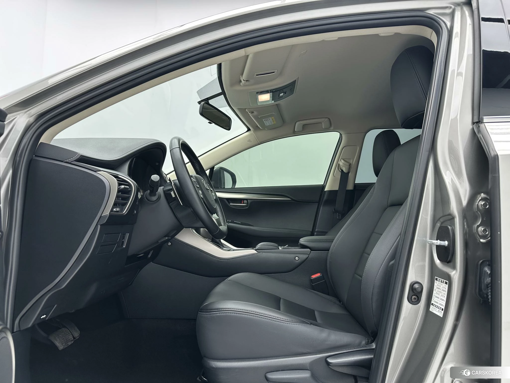 Lexus NX 2019 Серебристо-серый из Китая, фото 6