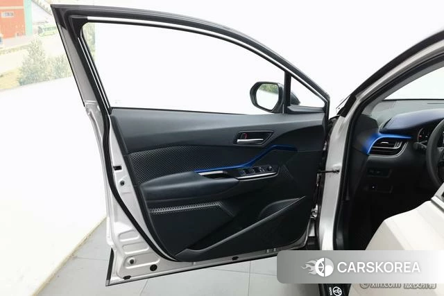 Toyota C-HR 2022 Белый из Китая, фото 6