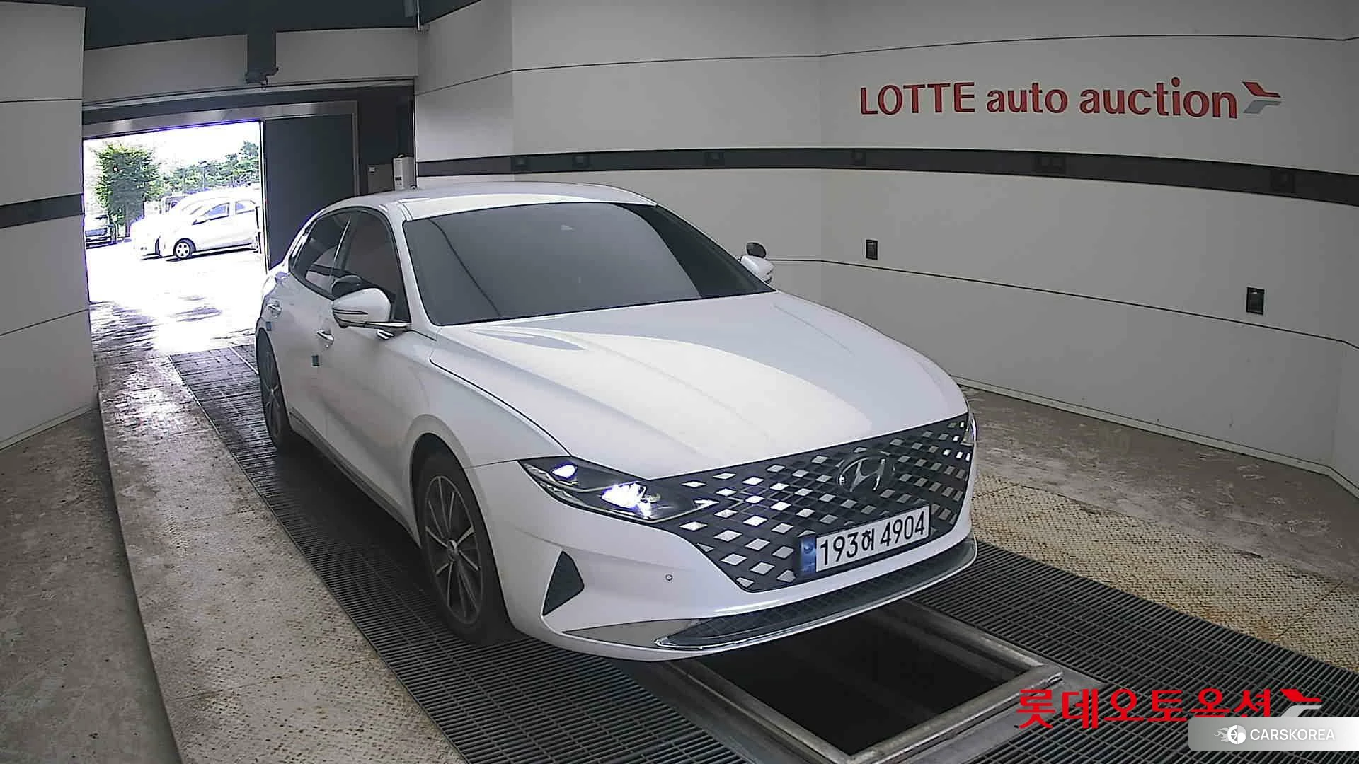 Hyundai Grandeur 2023 Creamy White Pearl (optional) из Кореи, фото 6