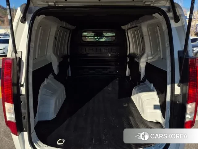 Hyundai Staria 2022 Белый из Кореи, фото 6