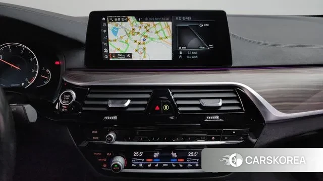 BMW 5 Series (G30) 2018 Синий из Кореи, фото 6