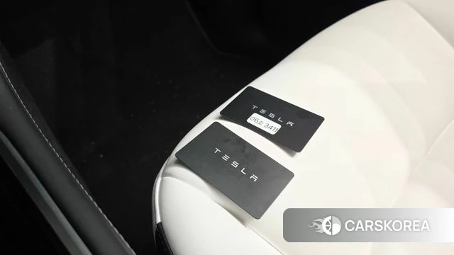 Tesla Model Y 2023 Черный из Кореи, фото 6