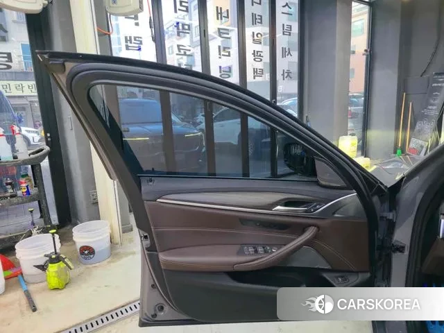 BMW 5 Series (G30) 2021 Серый из Кореи, фото 6