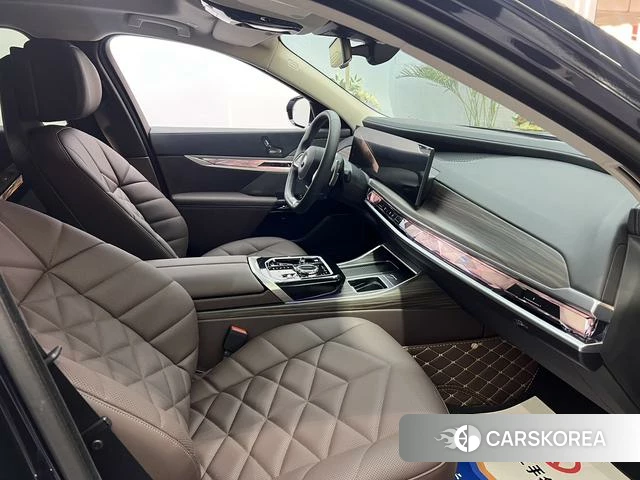 BMW 7 series 2025 Черный из Китая, фото 6