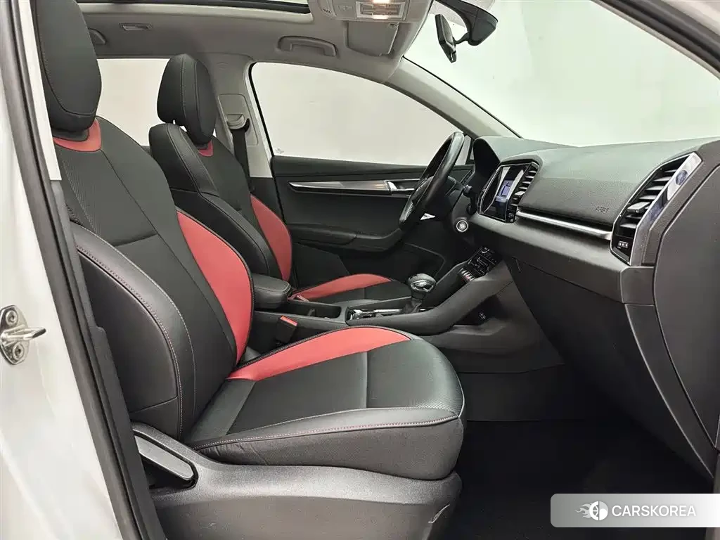 Skoda Krok 2023 Белый из Китая, фото 6