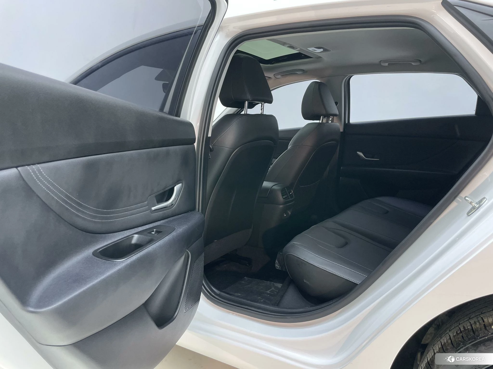 Hyundai Elantra 2022 Белый из Китая, фото 6