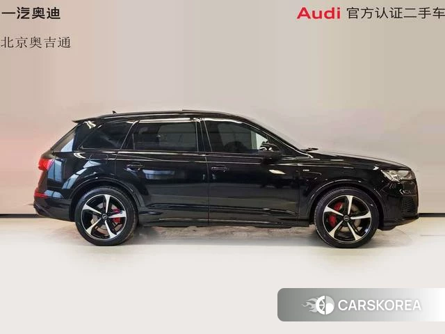 Audi Q7 2022 Черный из Китая, фото 6