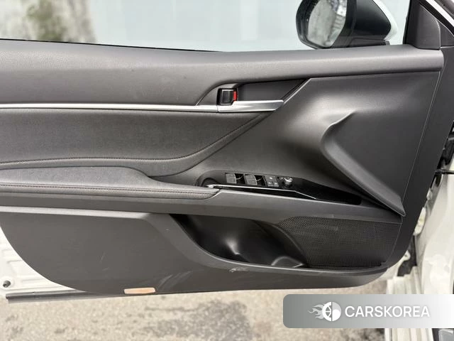 Toyota Camry 2023 Белый из Китая, фото 6