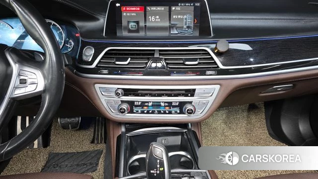 BMW 7 Series (G11) 2019 Черный из Кореи, фото 6