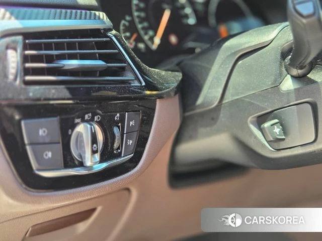 BMW 5 Series (G30) 2019 Синий из Кореи, фото 6