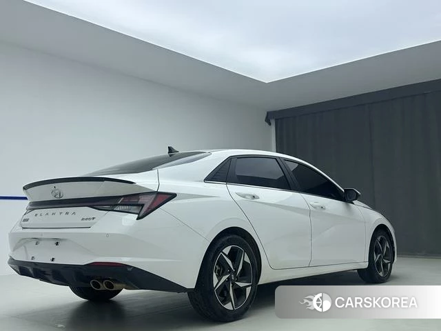 Hyundai Elantra 2023 Белый из Китая, фото 6
