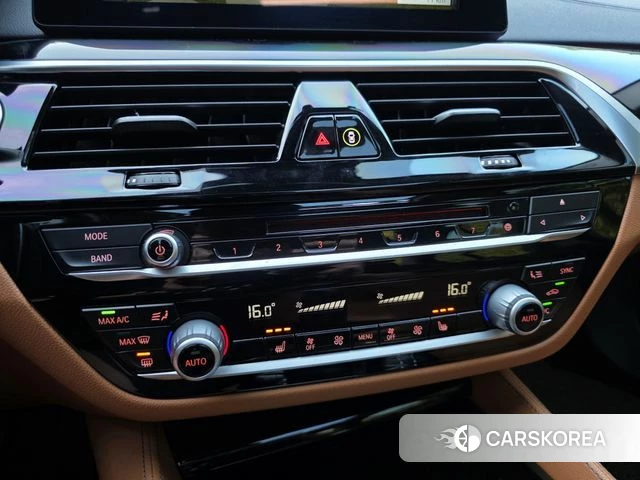 BMW 5 Series (G30) 2018 Черный из Кореи, фото 6