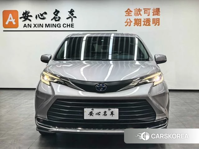 Toyota Saina 2022 Темно-серый из Китая, фото 6