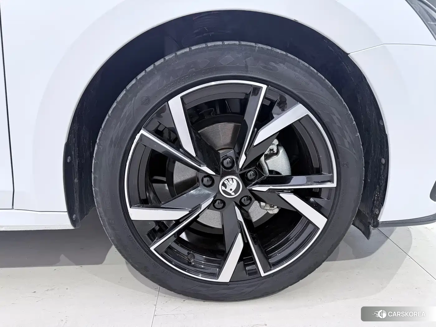 Skoda Octavia 2023 Белый из Китая, фото 6