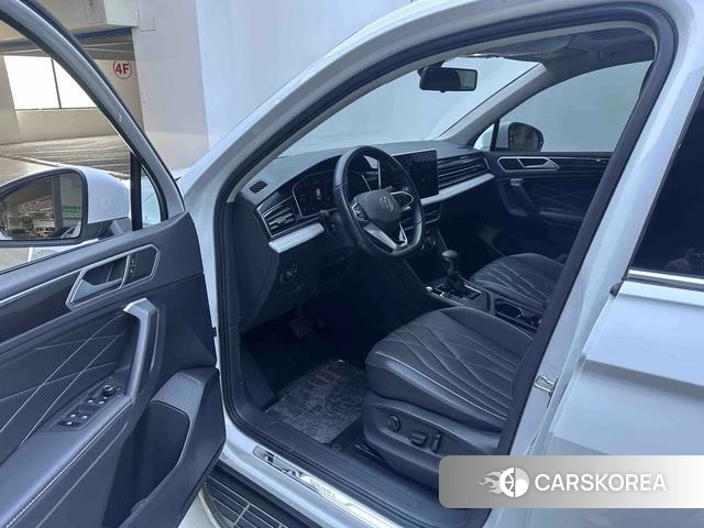 Volkswagen Tiguan L 2023 Белый из Китая, фото 6