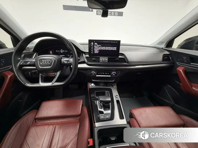 Audi Q5L 2021 Темно-серый из Китая, фото 6