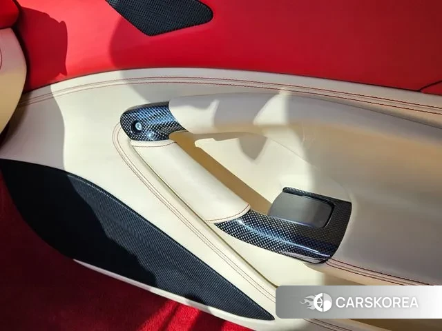 Ferrari F8 Spider 2021 Красный из Кореи, фото 6