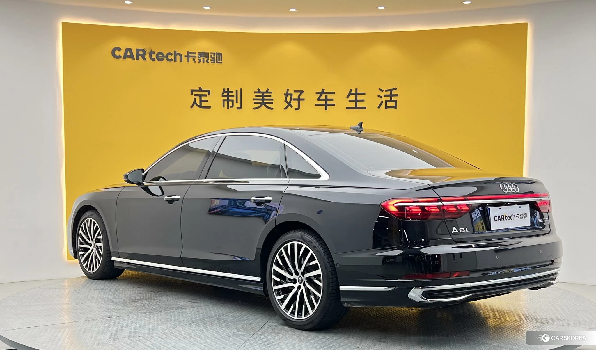 Audi A8 2023 Черный из Китая, фото 6