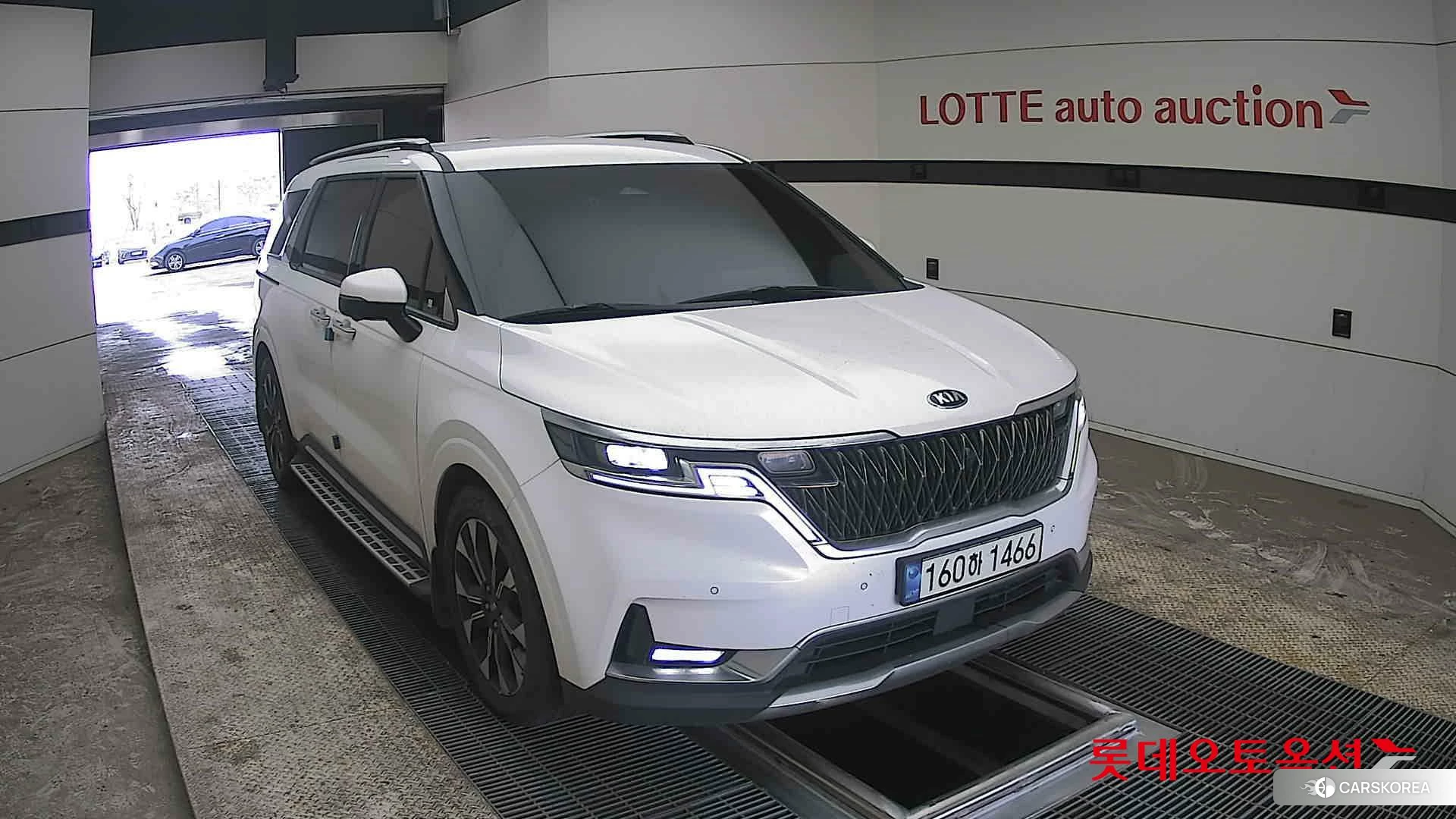 Kia Carnival 2021 Snow White Pearl из Кореи, фото 6