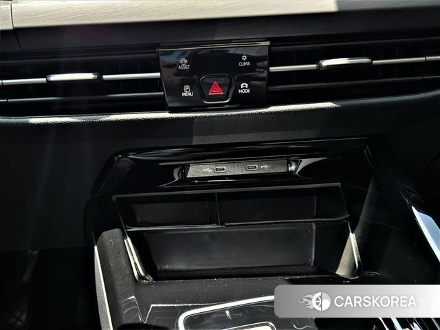 Volkswagen Golf 8th Generation 2024 Синий из Кореи, фото 6