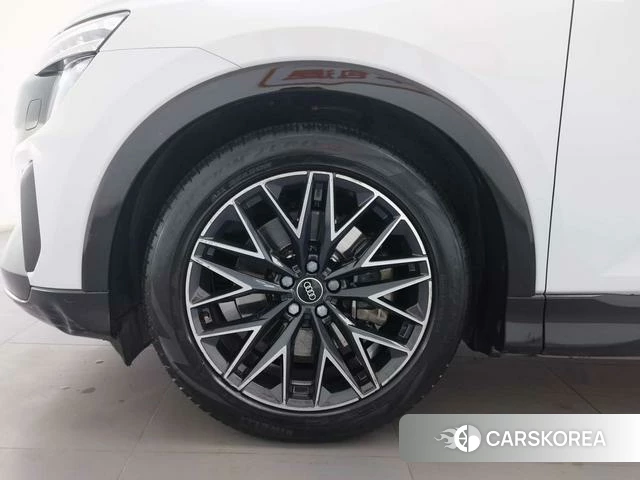 Audi Q5 e-tron 2023 Белый из Китая, фото 6