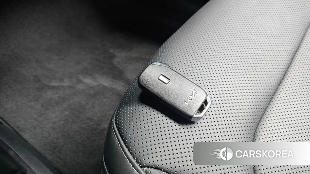 Kia EV6 2023 Жемчужный цвет из Кореи, фото 6