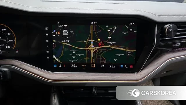 Volkswagen Touareg 3rd generation 2024 Белый из Кореи, фото 6