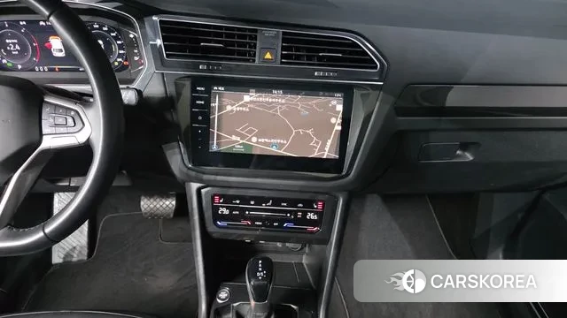 Volkswagen Tiguan second Generation 2023 Белый из Кореи, фото 6
