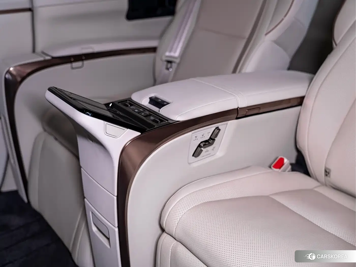 Lexus LM 2026 Черный из Китая, фото 6
