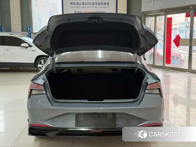 Hyundai Elantra 2023 Темно-серый из Китая, фото 6
